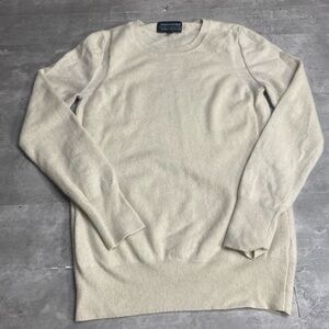 Banana republic cashmere sweater, Todd Duncan size medium